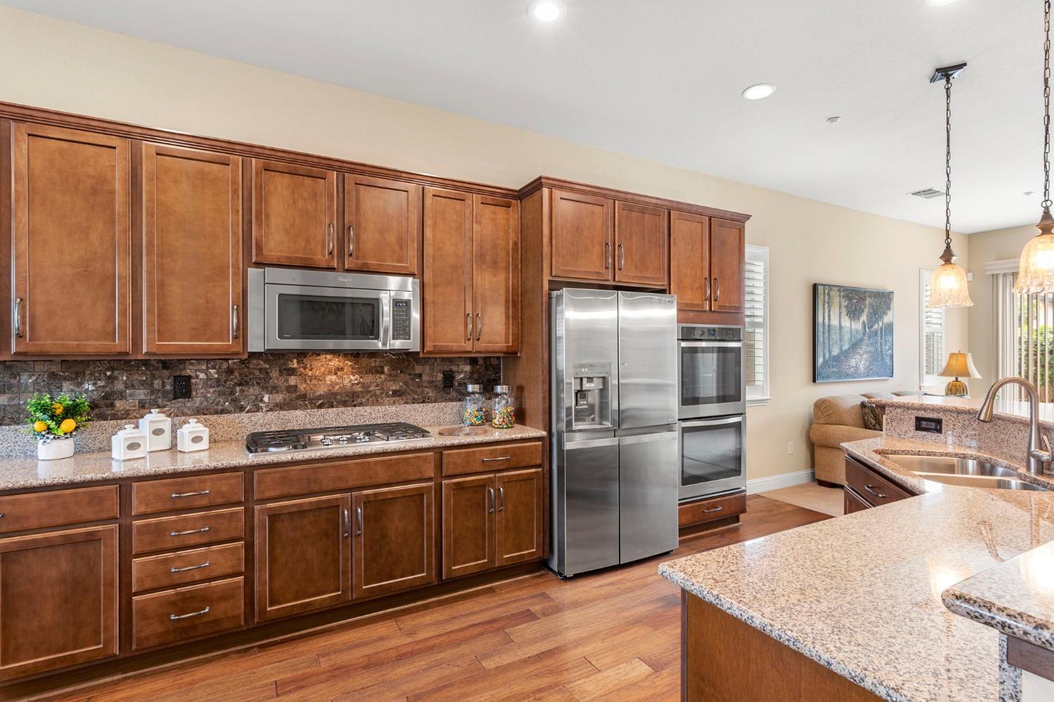 Detail Gallery Image 13 of 61 For 2180 Exminster Ln, Roseville,  CA 95747 - 3 Beds | 2 Baths