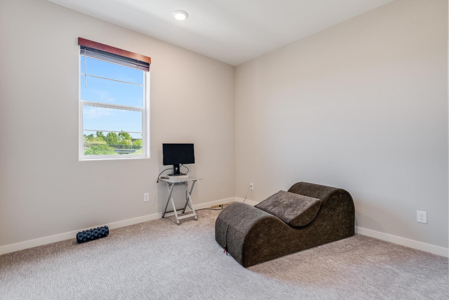 Detail Gallery Image 11 of 35 For 3074 Lupita Pepper Walk, Sacramento,  CA 95833 - 3 Beds | 2/1 Baths