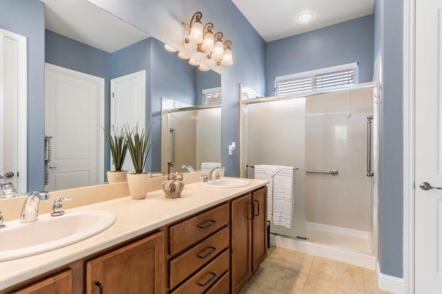 Detail Gallery Image 25 of 61 For 2180 Exminster Ln, Roseville,  CA 95747 - 3 Beds | 2 Baths