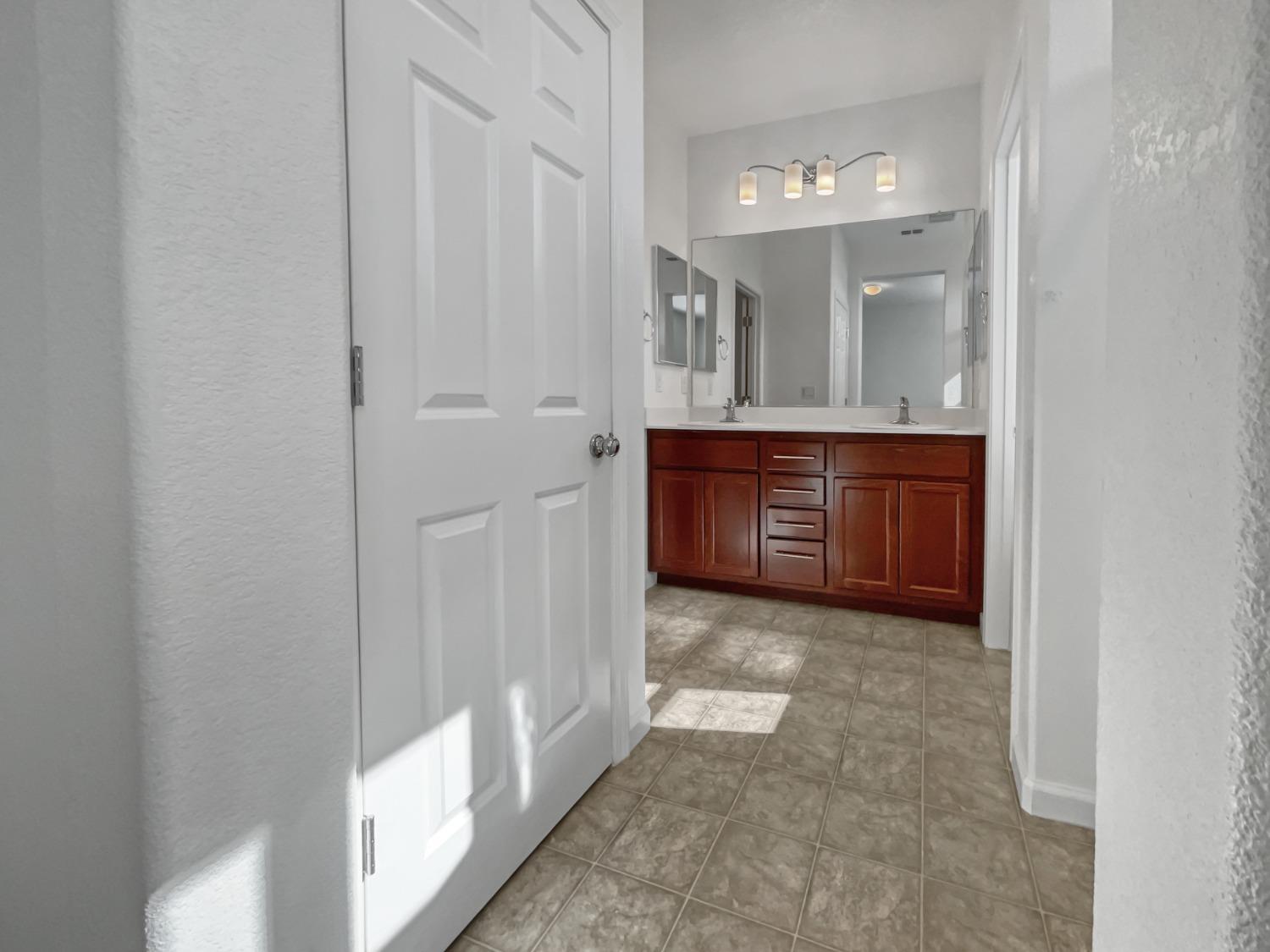 Detail Gallery Image 9 of 19 For 7987 Lapin Way, Antelope,  CA 95843 - 3 Beds | 2/1 Baths
