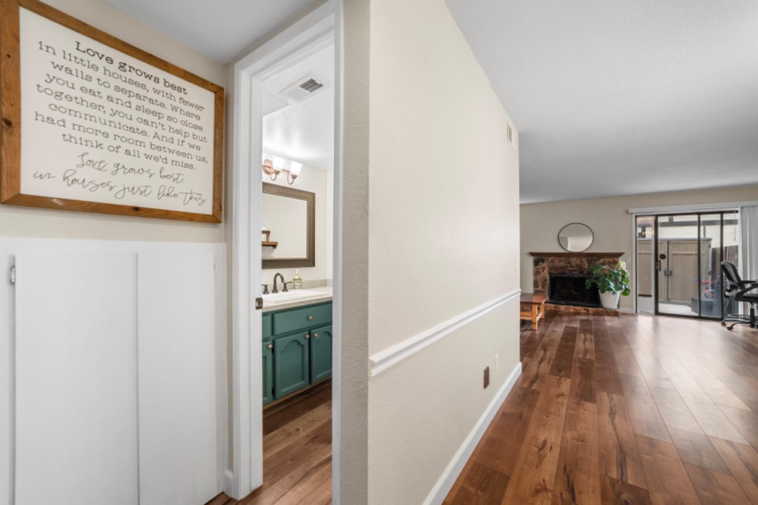 Detail Gallery Image 6 of 33 For 202 Wales Dr, Folsom,  CA 95630 - 2 Beds | 1/1 Baths