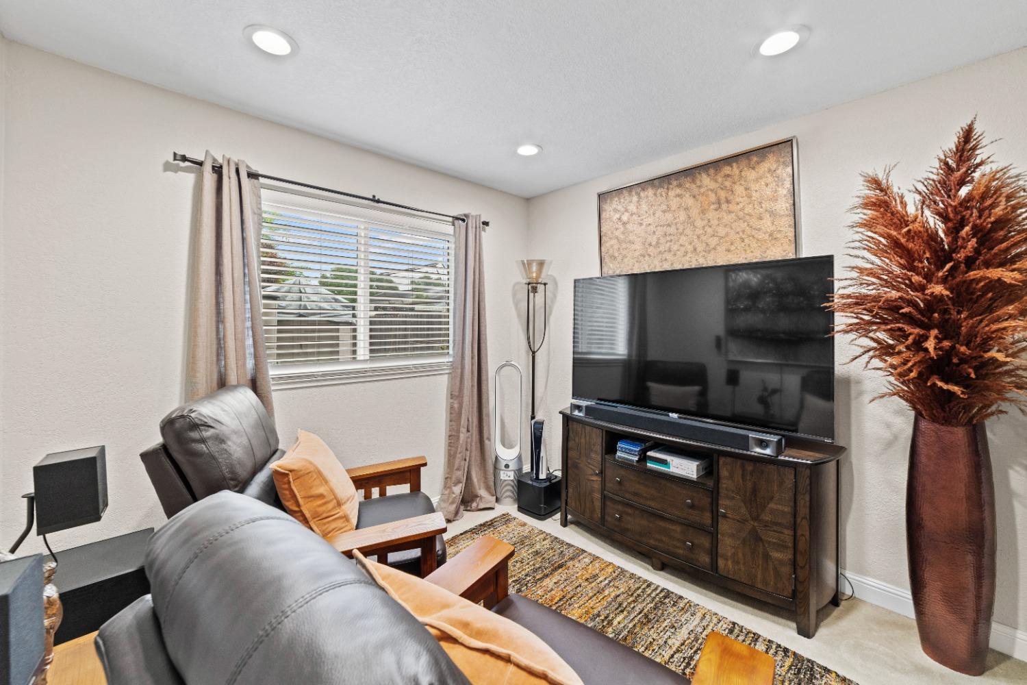 Detail Gallery Image 23 of 42 For 9676 Gamay Way, Elk Grove,  CA 95624 - 3 Beds | 2 Baths
