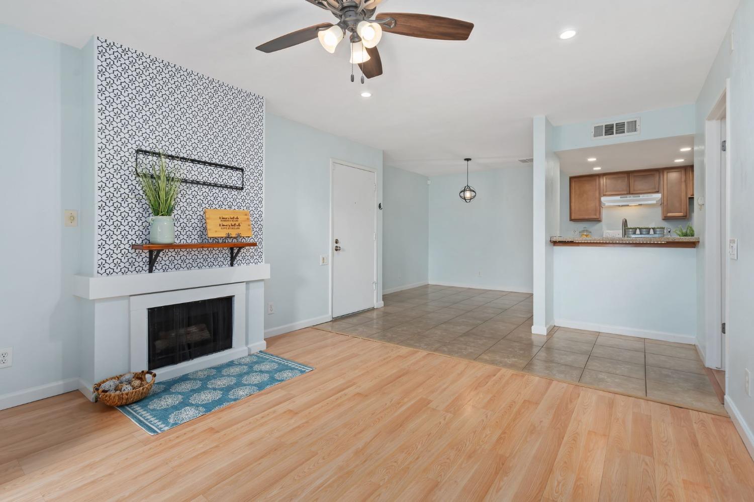 Detail Gallery Image 1 of 1 For 903 Fulton Ave #407,  Sacramento,  CA 95825 - 1 Beds | 1 Baths