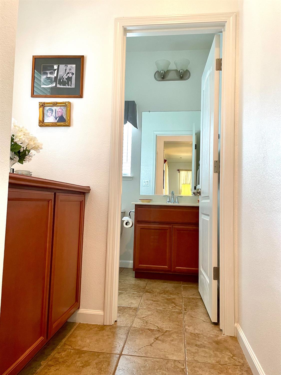 Detail Gallery Image 12 of 26 For 364 Carriage Ln, Oakdale,  CA 95361 - 3 Beds | 2/1 Baths