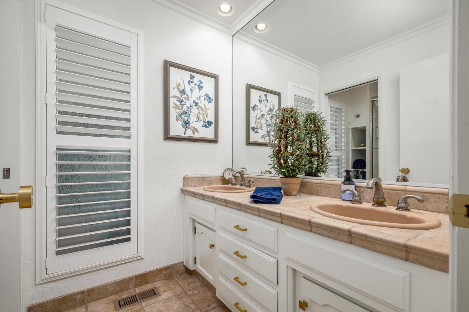 Detail Gallery Image 50 of 79 For 1104 Eastridge Dr, Modesto,  CA 95355 - 3 Beds | 2 Baths