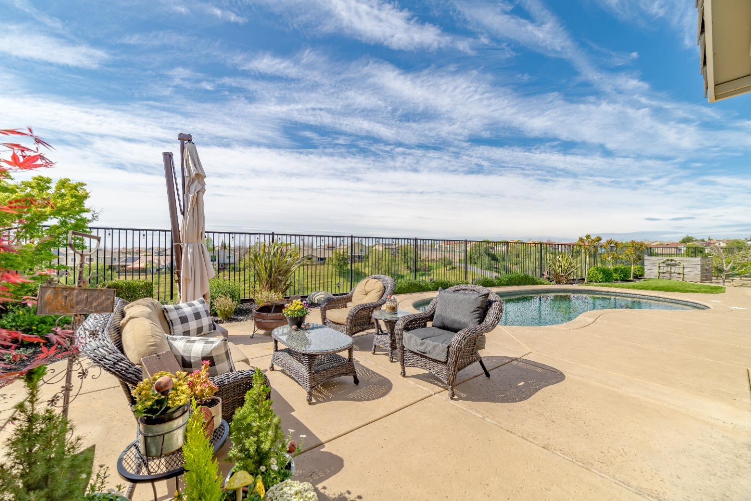 Detail Gallery Image 51 of 72 For 930 Dusty Stone Loop, Rocklin,  CA 95765 - 4 Beds | 3/2 Baths