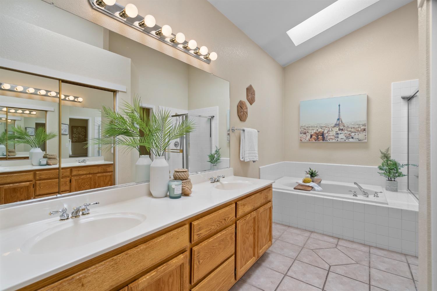 Detail Gallery Image 7 of 35 For 7541 Pheasant Hollow Pl, Citrus Heights,  CA 95610 - 3 Beds | 2 Baths
