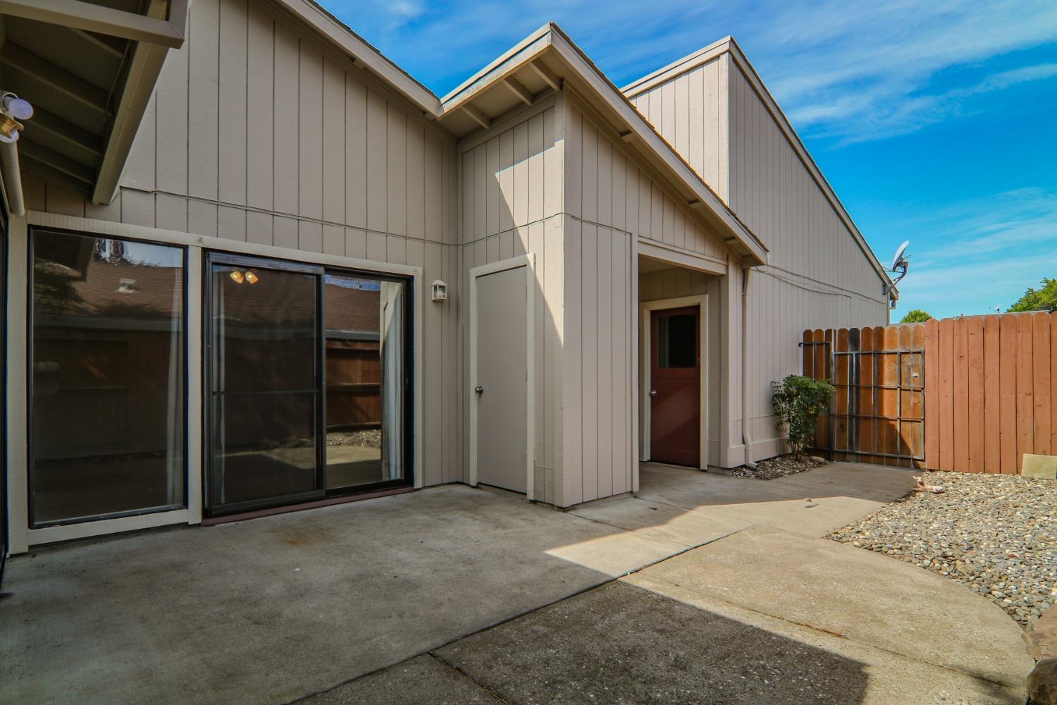 Detail Gallery Image 4 of 25 For 385 R St, Lincoln,  CA 95648 - 2 Beds | 2 Baths