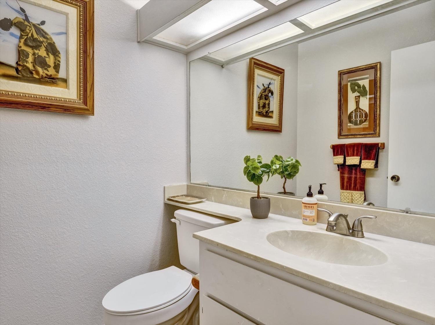 Detail Gallery Image 5 of 31 For 4735 Mendocino Terrace, Fremont,  CA 94555 - 3 Beds | 2/1 Baths