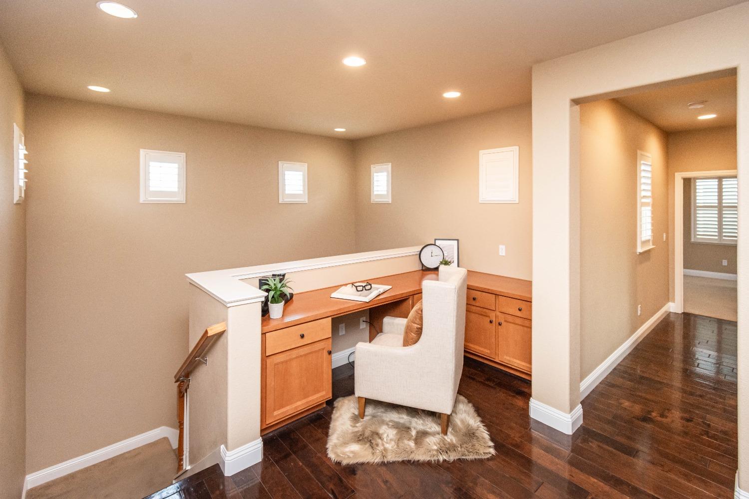 Detail Gallery Image 11 of 27 For 951 Station House Ln, Rocklin,  CA 95765 - 4 Beds | 4/1 Baths