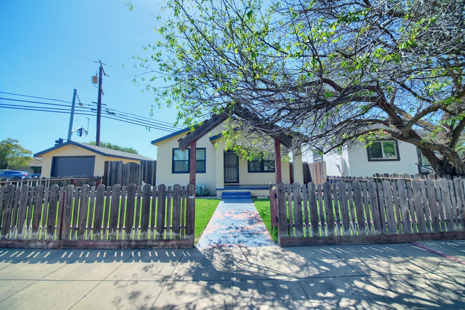Photo of 623 Maple St in Livermore, CA