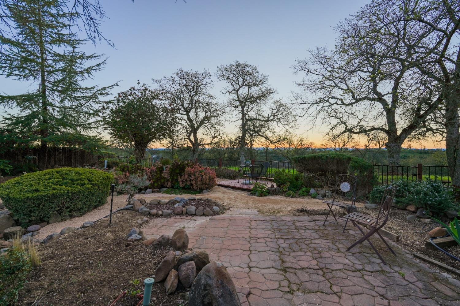 Detail Gallery Image 4 of 49 For 4020 Silver Star Ct, Rocklin,  CA 95765 - 2 Beds | 2 Baths