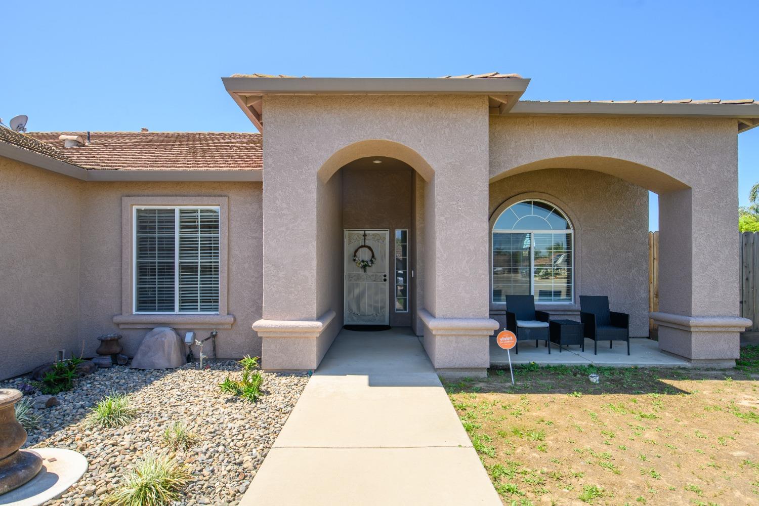 Detail Gallery Image 1 of 26 For 1701 Kit Fox Dr, Hughson,  CA 95326 - 4 Beds | 2 Baths