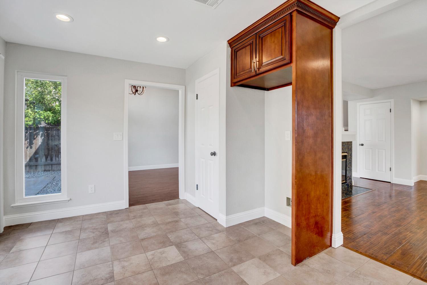 Detail Gallery Image 8 of 53 For 3817 Sheedy Ct, Antelope,  CA 95843 - 3 Beds | 2/1 Baths
