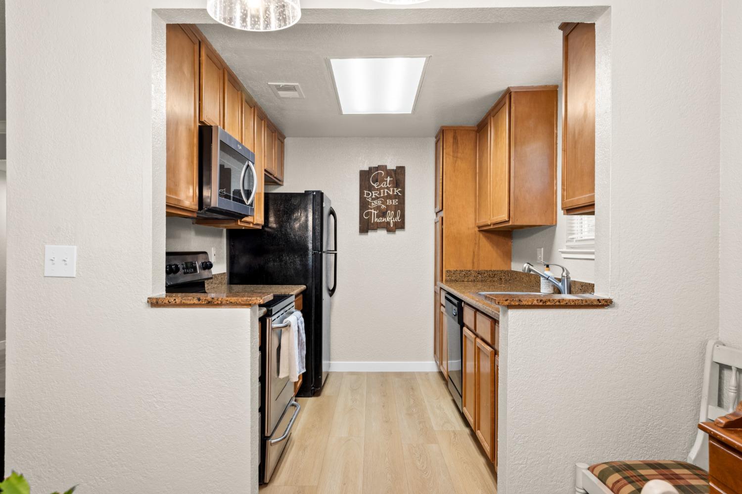 Detail Gallery Image 9 of 30 For 7131 Stella Ln #35,  Carmichael,  CA 95608 - 2 Beds | 2 Baths