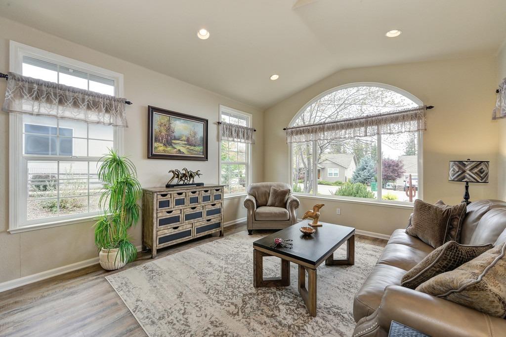 Detail Gallery Image 11 of 82 For 956 Morgan Ranch Dr, Grass Valley,  CA 95945 - 3 Beds | 2 Baths