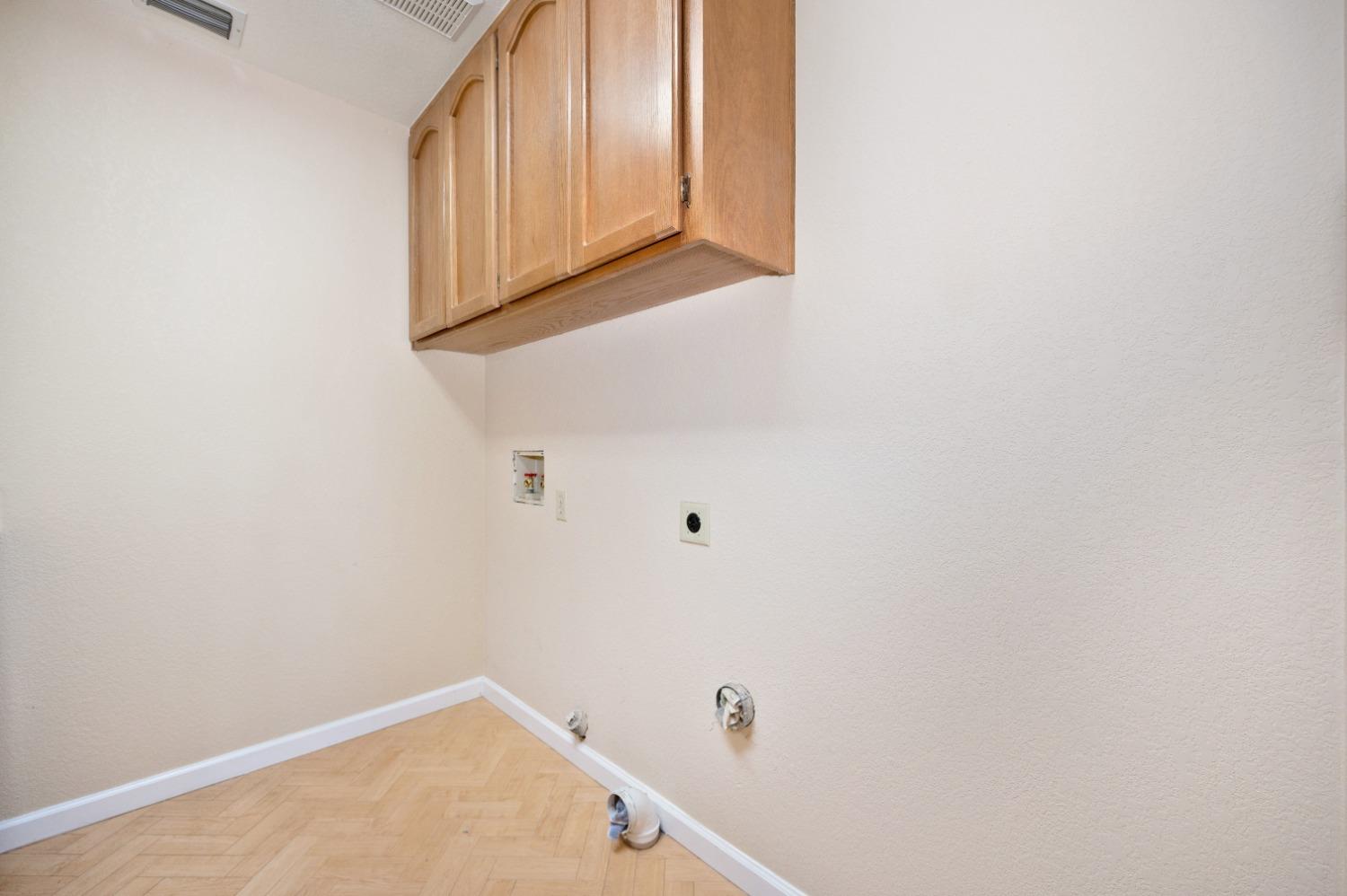 Detail Gallery Image 38 of 52 For 101 River Ridge Way, Folsom,  CA 95630 - 4 Beds | 2/1 Baths
