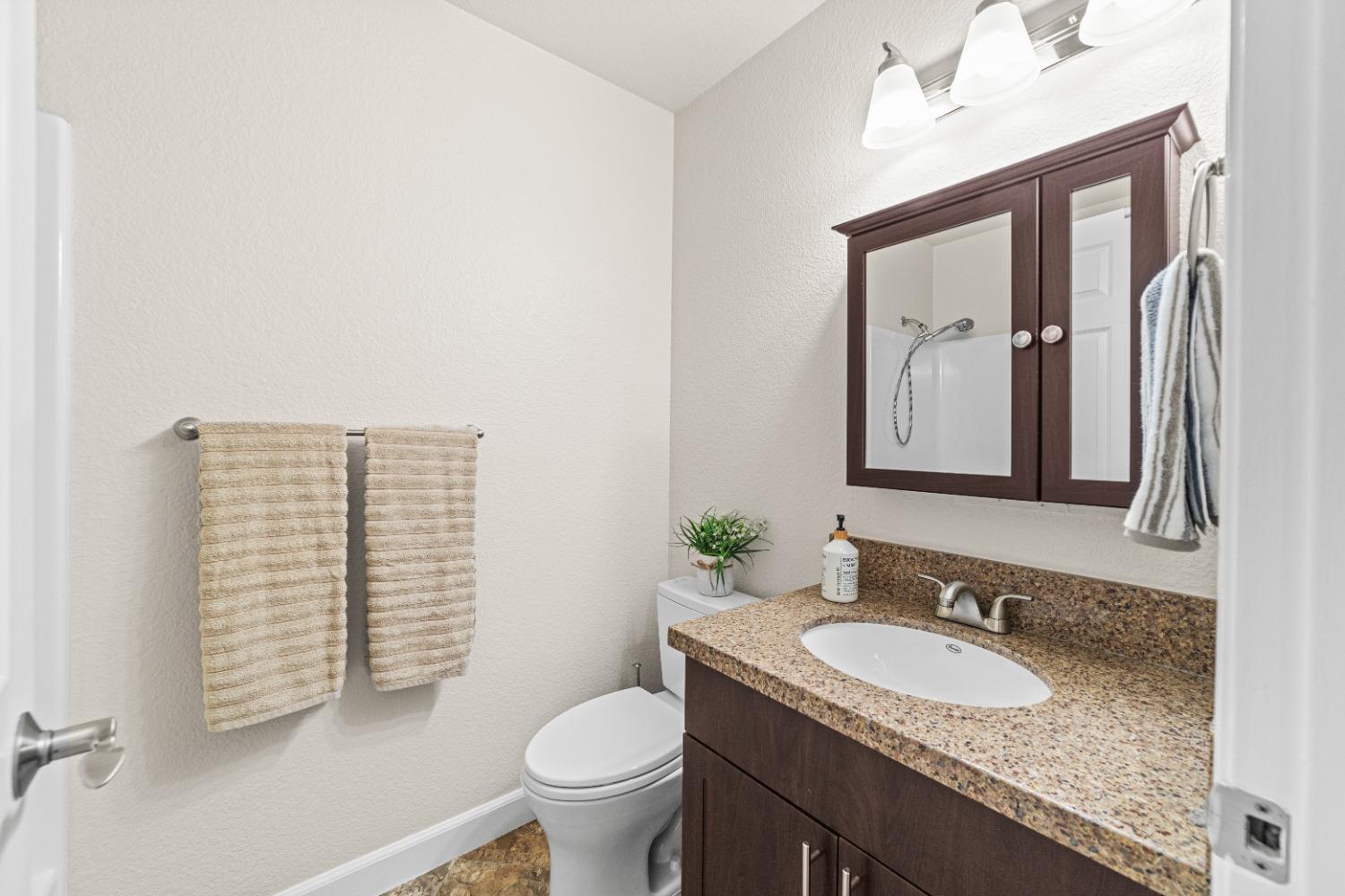 Detail Gallery Image 14 of 34 For 14182 Torrey Pines Dr, Auburn,  CA 95602 - 3 Beds | 2 Baths