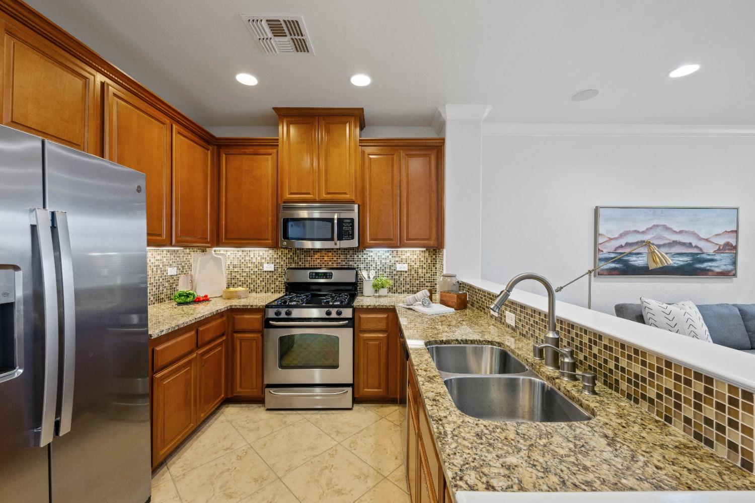 Detail Gallery Image 11 of 29 For 6103 Lonetree Blvd, Rocklin,  CA 95765 - 3 Beds | 2 Baths