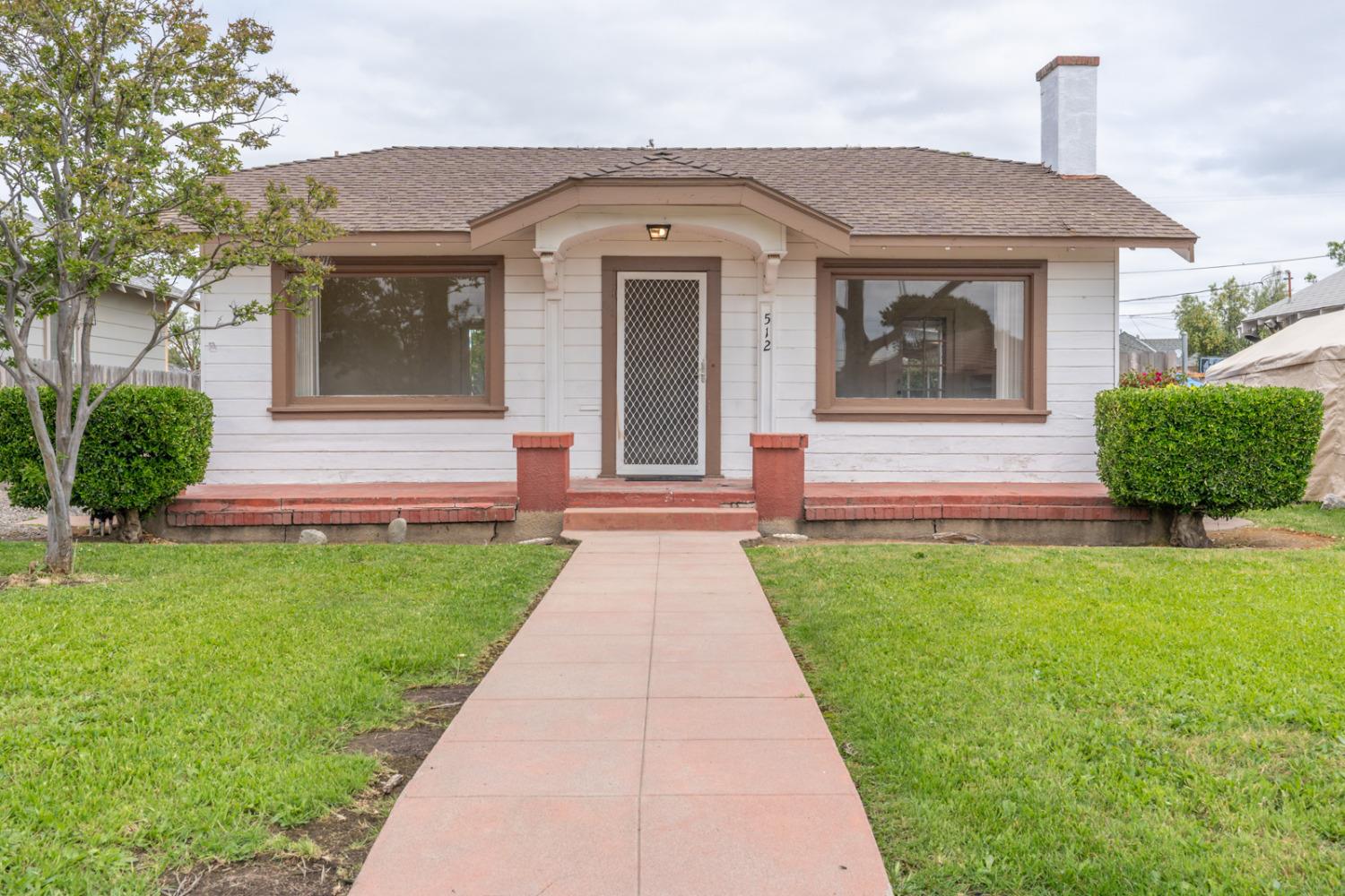Detail Gallery Image 2 of 31 For 512 M St, Los Banos,  CA 93635 - 2 Beds | 1 Baths
