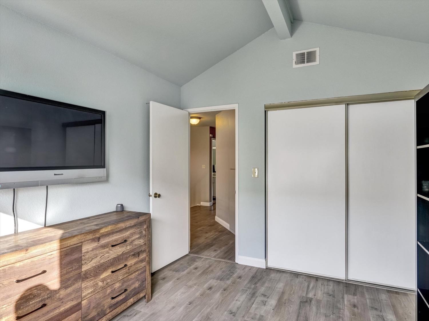 Detail Gallery Image 20 of 31 For 4735 Mendocino Terrace, Fremont,  CA 94555 - 3 Beds | 2/1 Baths