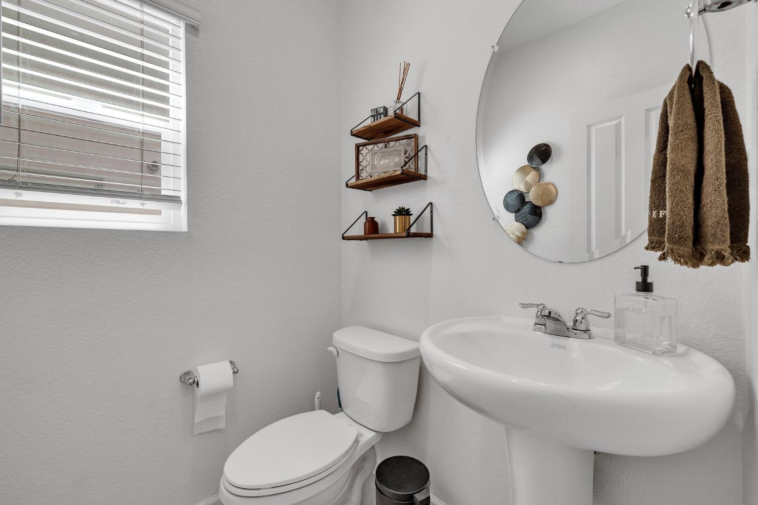 Detail Gallery Image 15 of 34 For 3755 Arborhill Way, Sacramento,  CA 95834 - 3 Beds | 2/1 Baths