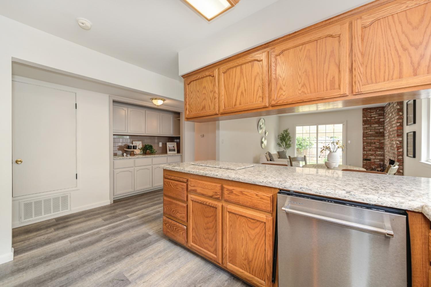 Detail Gallery Image 12 of 31 For 5544 White Fir Way, Sacramento,  CA 95841 - 3 Beds | 2 Baths