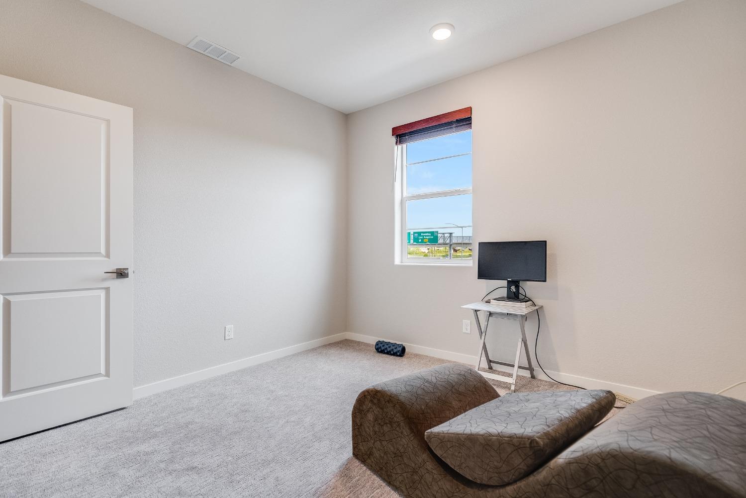 Detail Gallery Image 12 of 35 For 3074 Lupita Pepper Walk, Sacramento,  CA 95833 - 3 Beds | 2/1 Baths