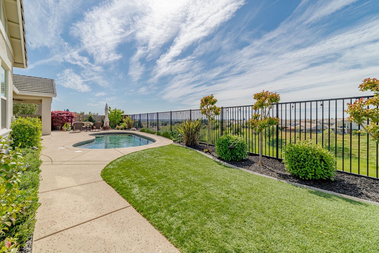 Detail Gallery Image 55 of 72 For 930 Dusty Stone Loop, Rocklin,  CA 95765 - 4 Beds | 3/2 Baths