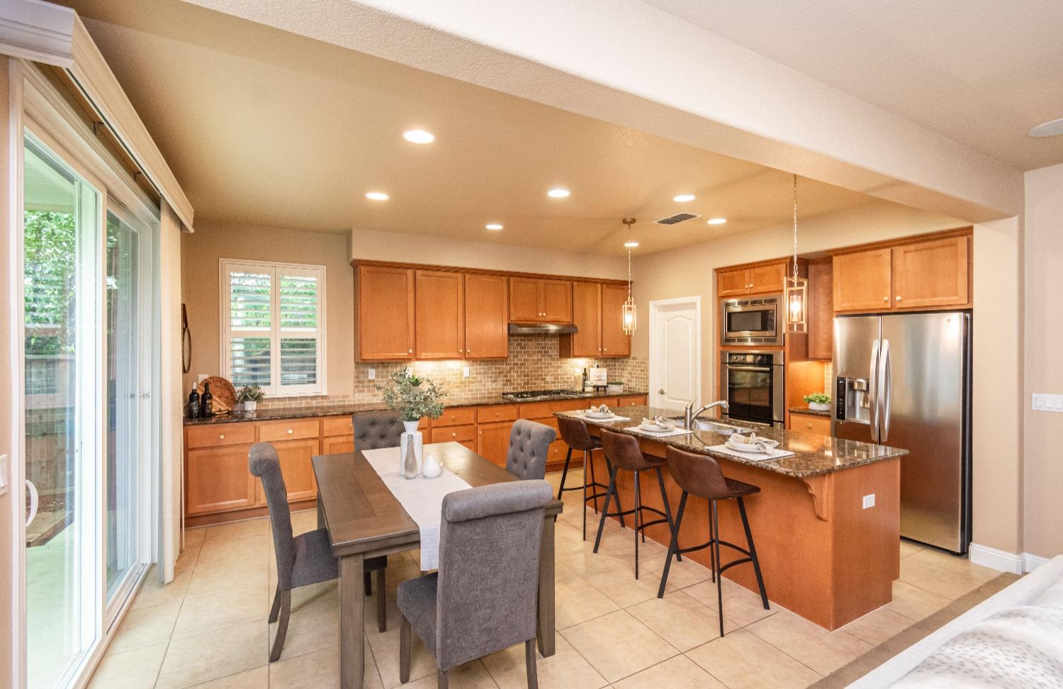 Detail Gallery Image 5 of 27 For 951 Station House Ln, Rocklin,  CA 95765 - 4 Beds | 4/1 Baths