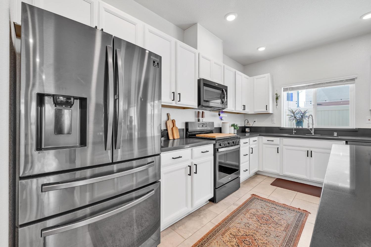 Detail Gallery Image 9 of 34 For 3755 Arborhill Way, Sacramento,  CA 95834 - 3 Beds | 2/1 Baths
