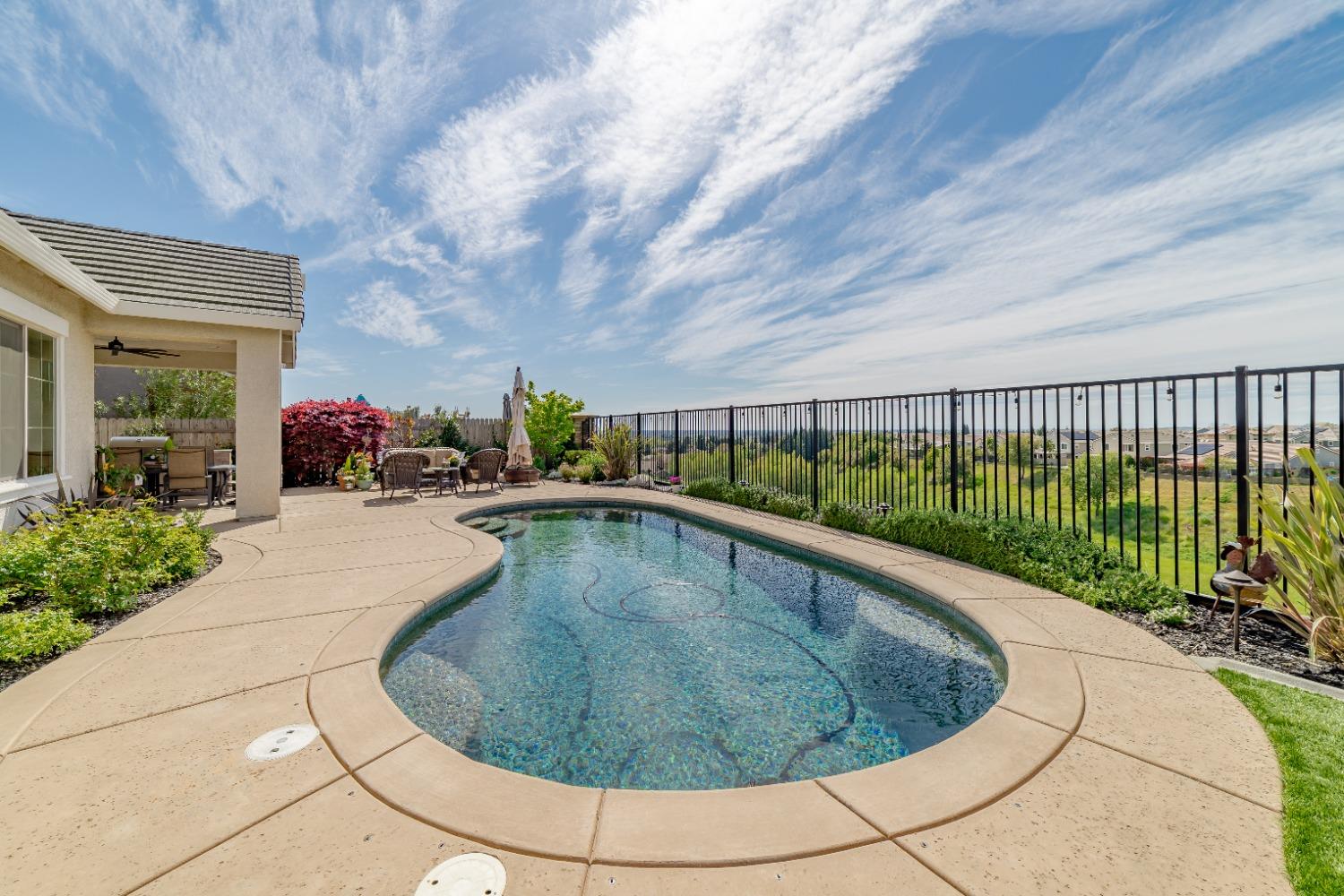 Detail Gallery Image 53 of 72 For 930 Dusty Stone Loop, Rocklin,  CA 95765 - 4 Beds | 3/2 Baths