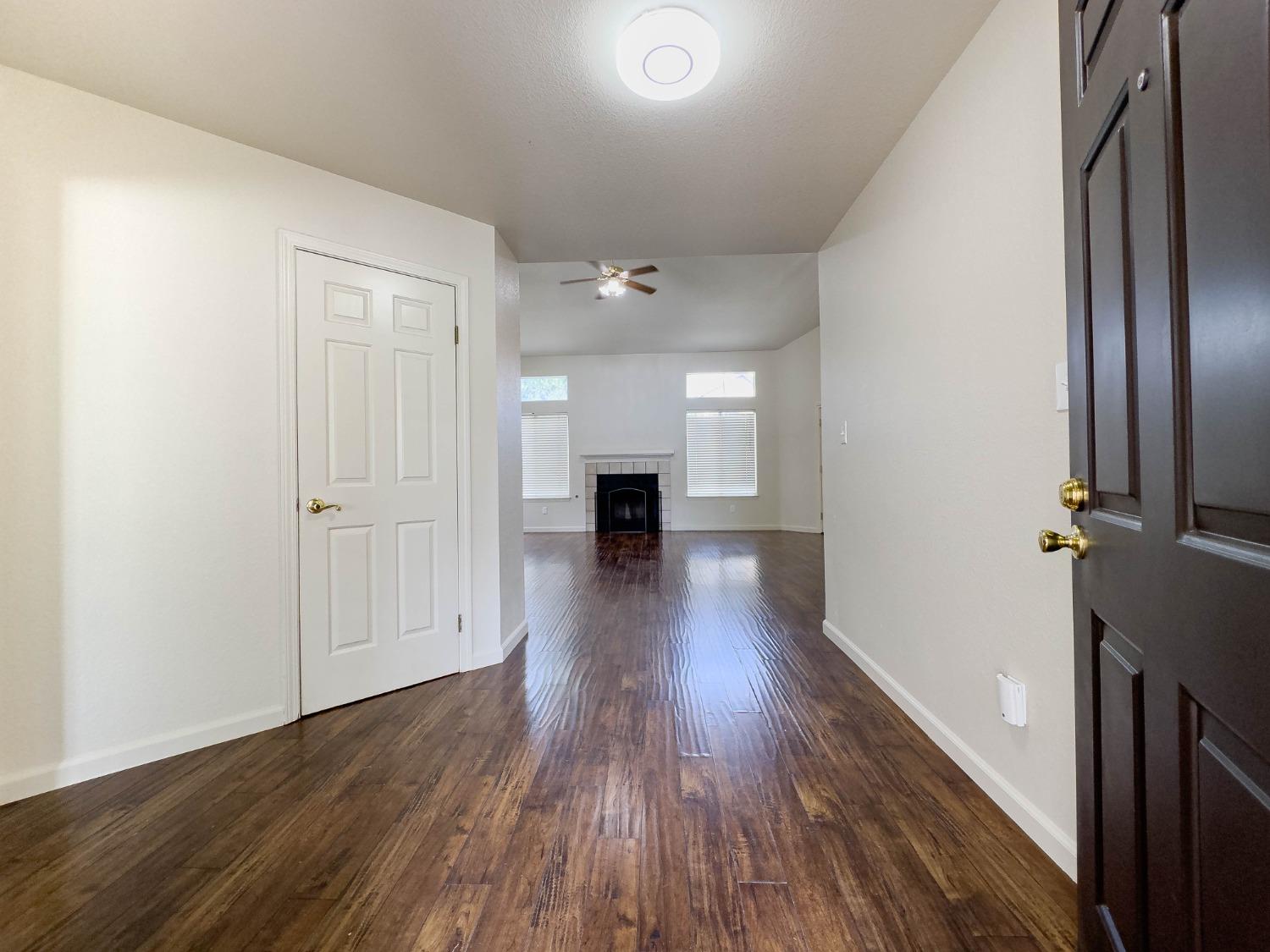 Detail Gallery Image 4 of 43 For 2200 Mountain Quail, Modesto,  CA 95355 - 4 Beds | 2/1 Baths