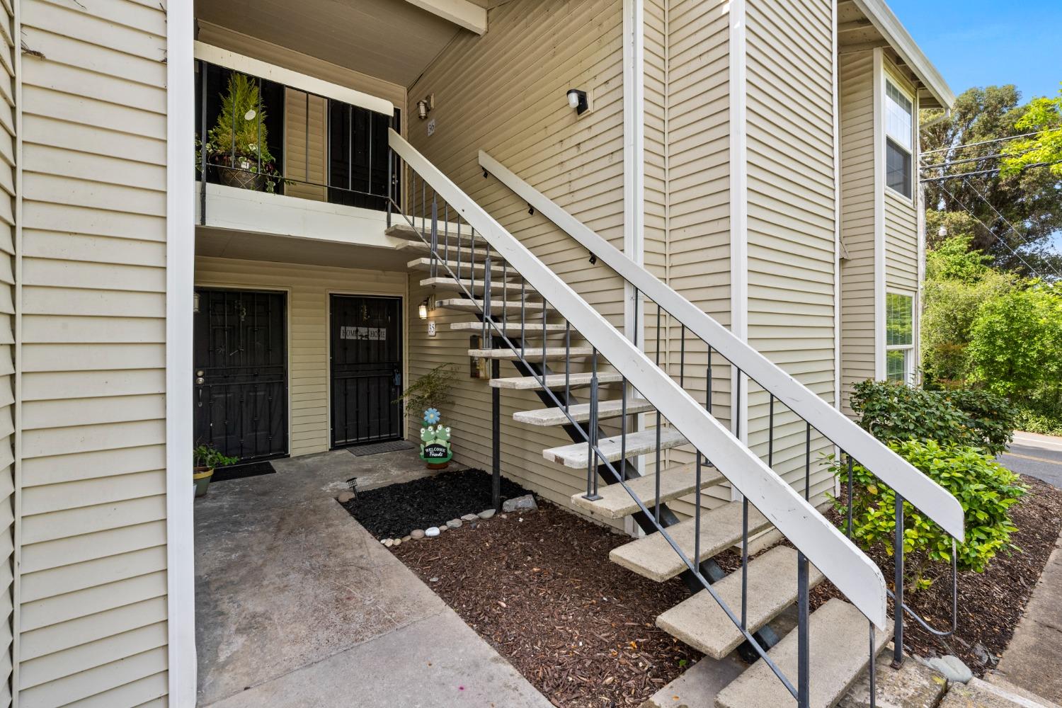 Detail Gallery Image 3 of 30 For 7131 Stella Ln #35,  Carmichael,  CA 95608 - 2 Beds | 2 Baths