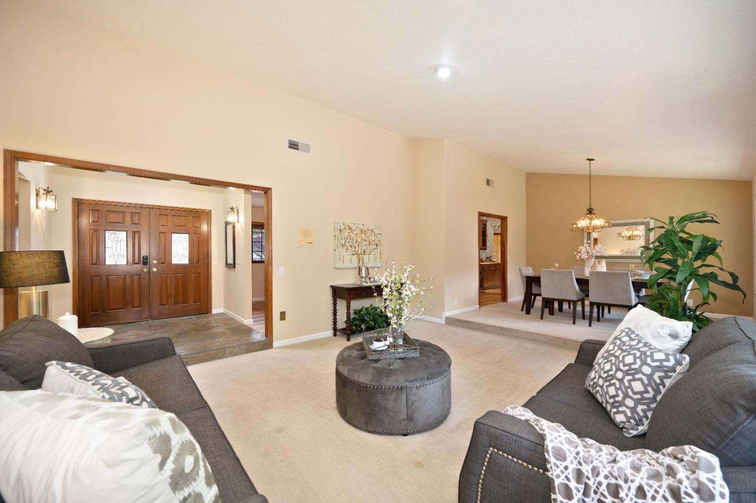Detail Gallery Image 4 of 52 For 101 River Ridge Way, Folsom,  CA 95630 - 4 Beds | 2/1 Baths