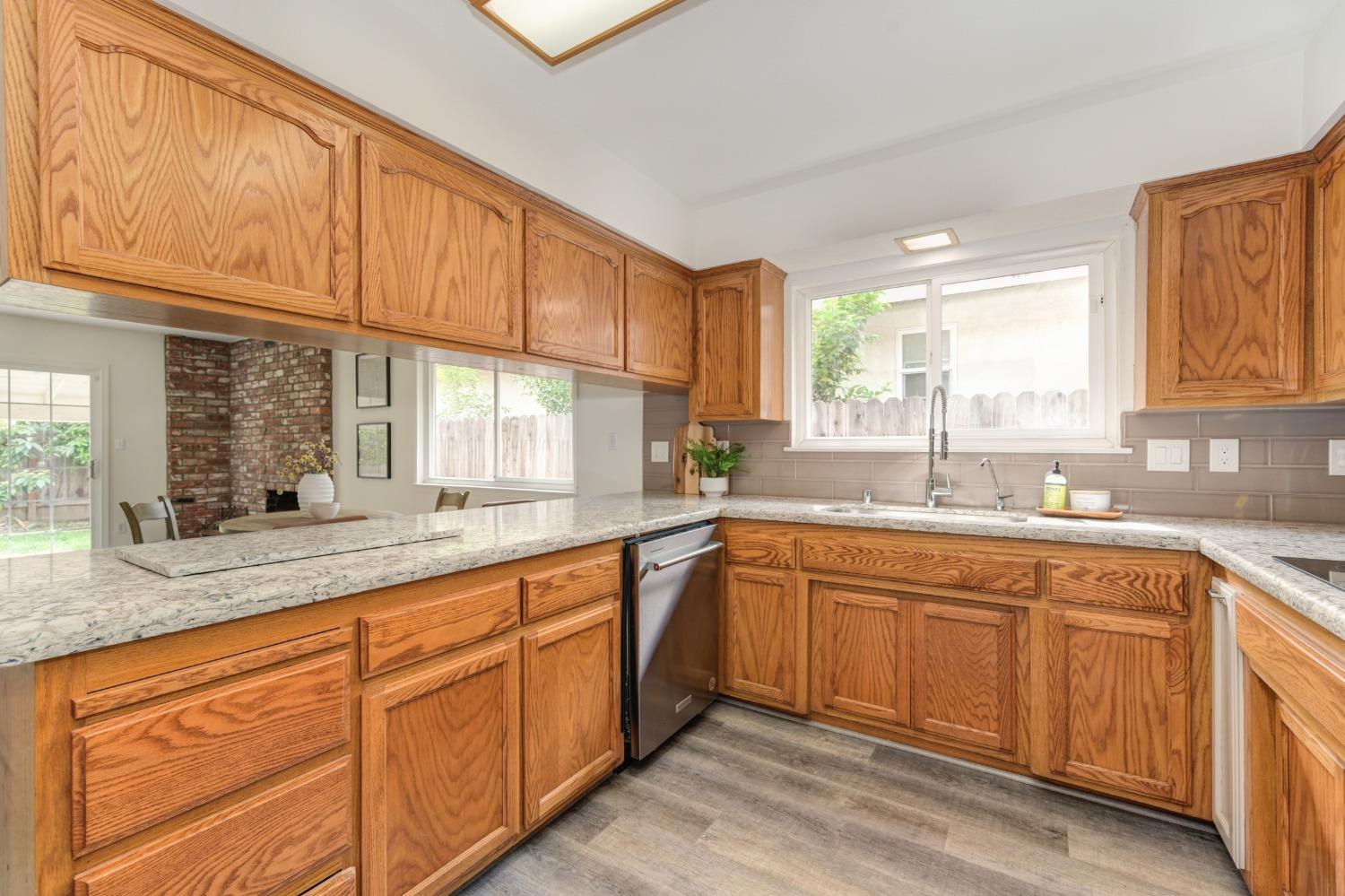 Detail Gallery Image 11 of 31 For 5544 White Fir Way, Sacramento,  CA 95841 - 3 Beds | 2 Baths