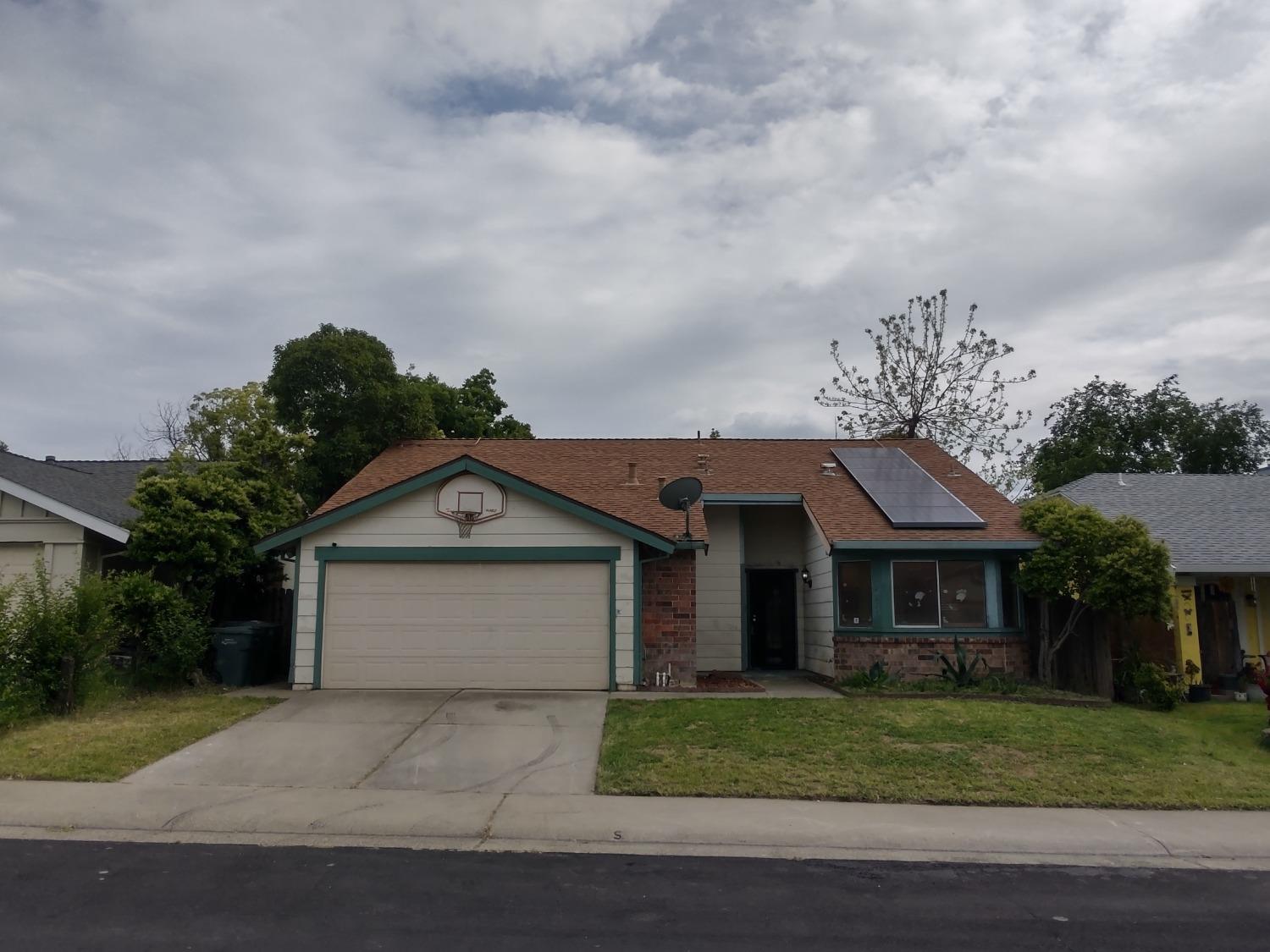 Photo of 4213 N Country Dr in Antelope, CA