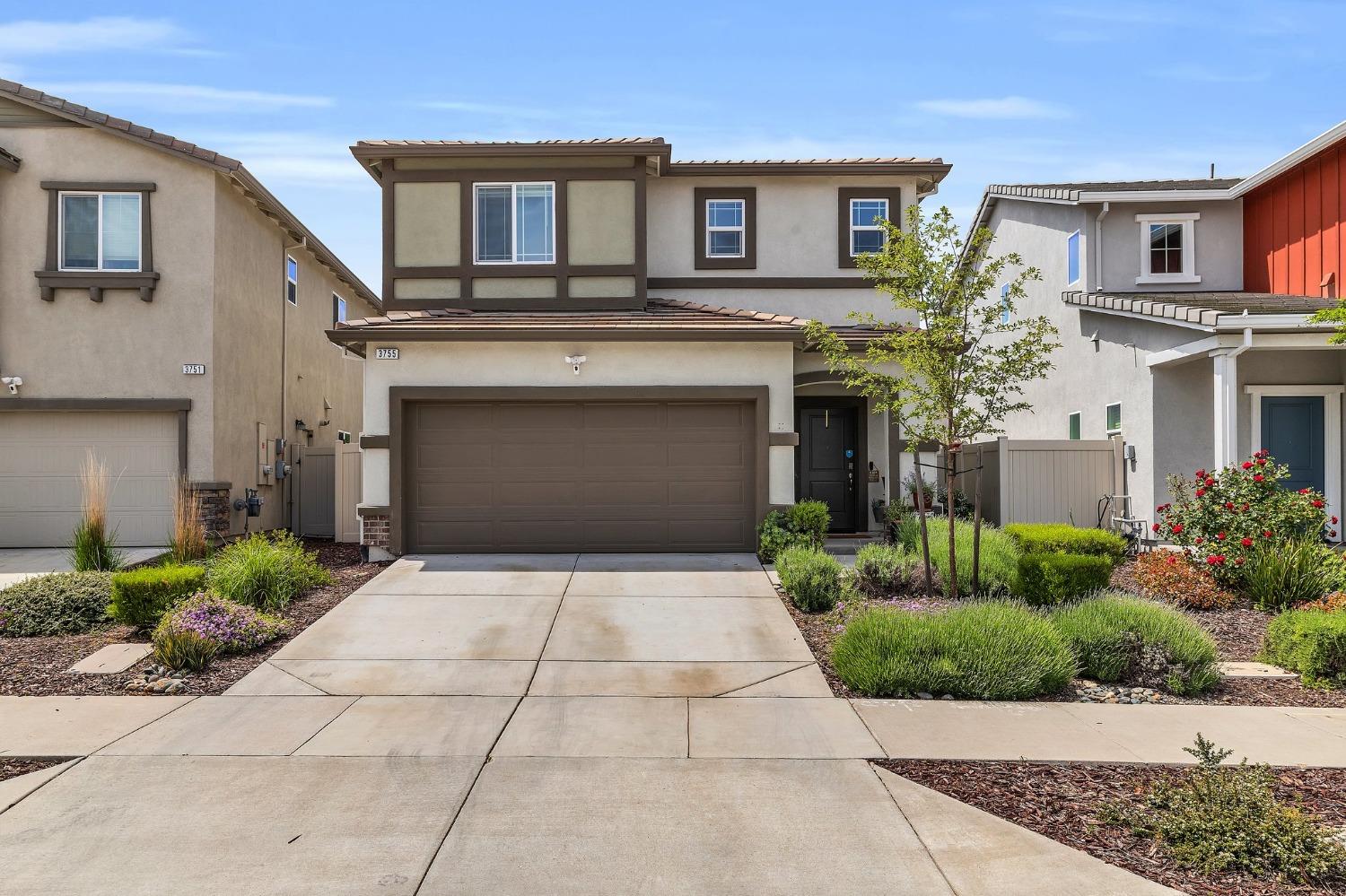 Detail Gallery Image 2 of 34 For 3755 Arborhill Way, Sacramento,  CA 95834 - 3 Beds | 2/1 Baths