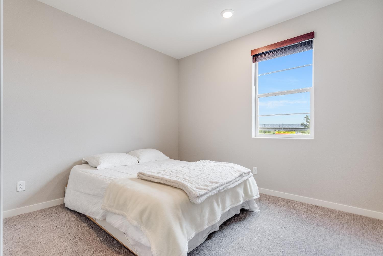 Detail Gallery Image 13 of 35 For 3074 Lupita Pepper Walk, Sacramento,  CA 95833 - 3 Beds | 2/1 Baths