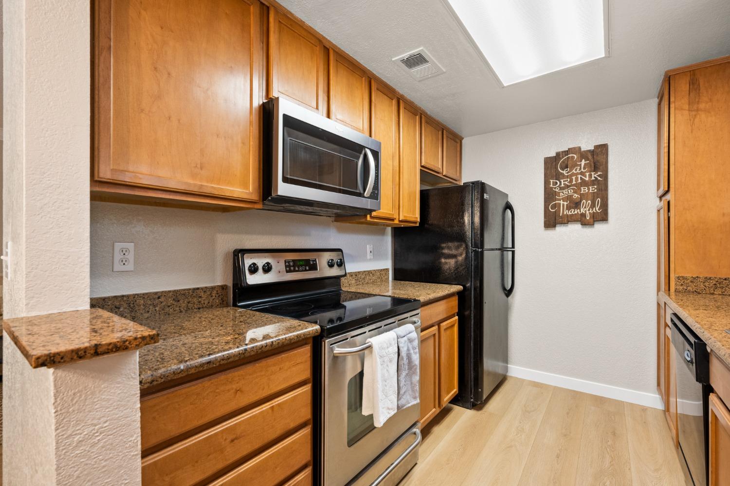 Detail Gallery Image 12 of 30 For 7131 Stella Ln #35,  Carmichael,  CA 95608 - 2 Beds | 2 Baths