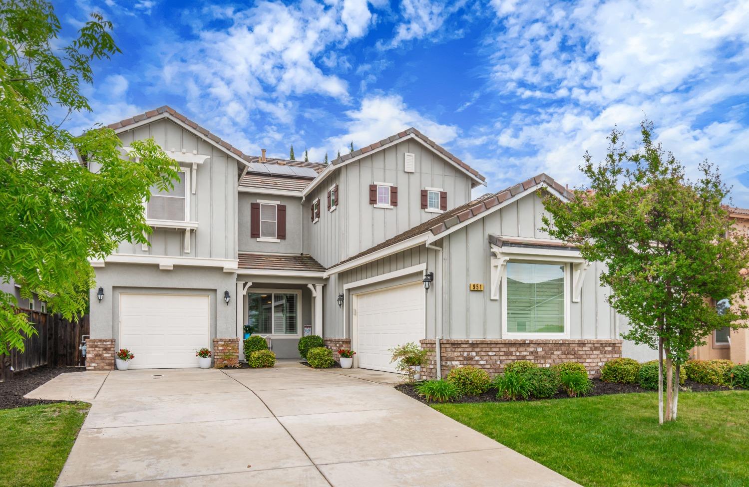 Photo of 951 Station House Ln in Rocklin, CA