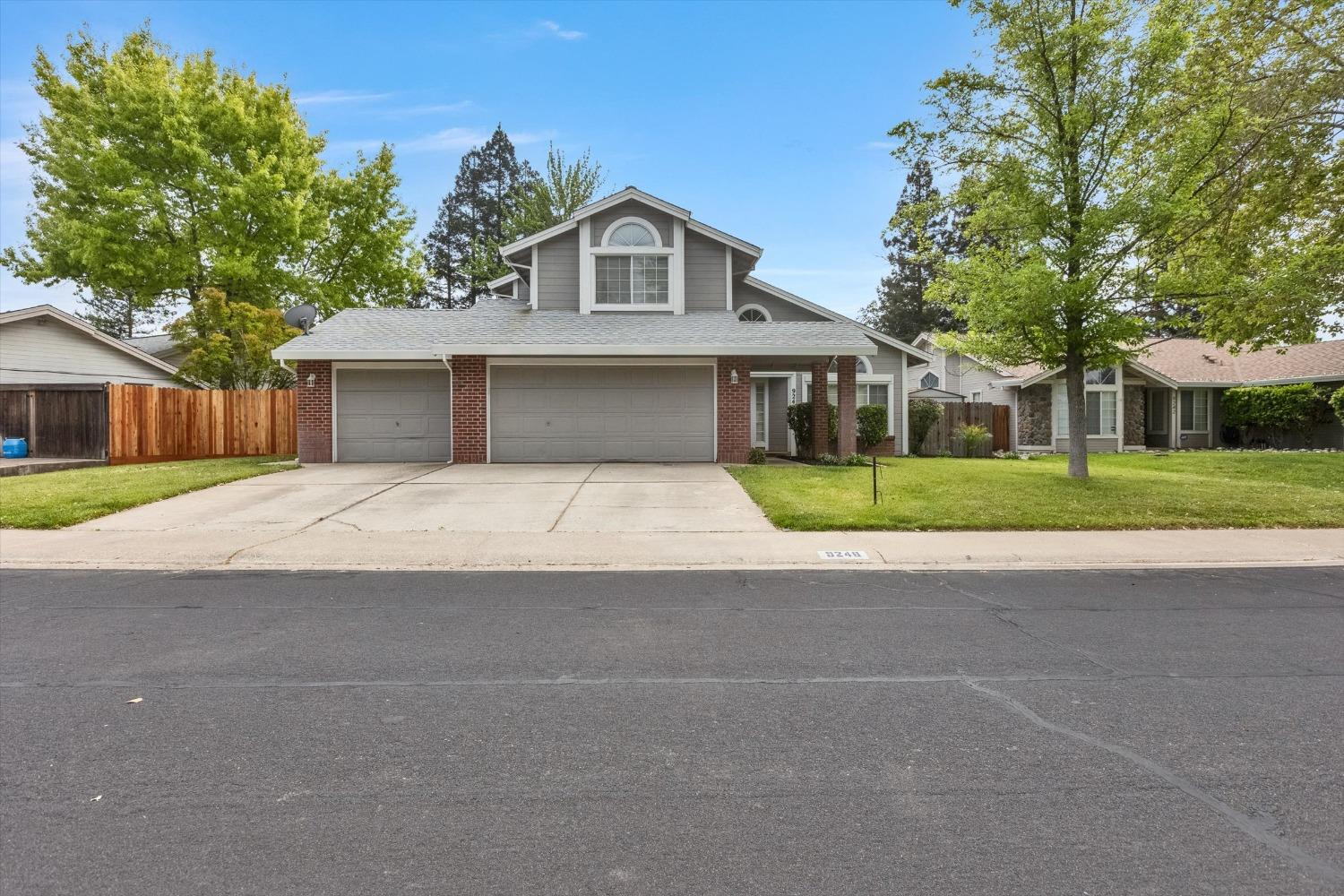 Photo of 9248 Whittemore Dr in Elk Grove, CA