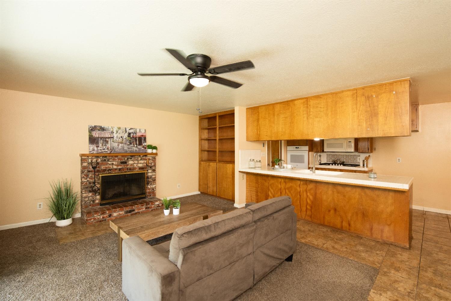 Detail Gallery Image 5 of 25 For 3400 Whitehorse Ave, Modesto,  CA 95350 - 3 Beds | 2 Baths