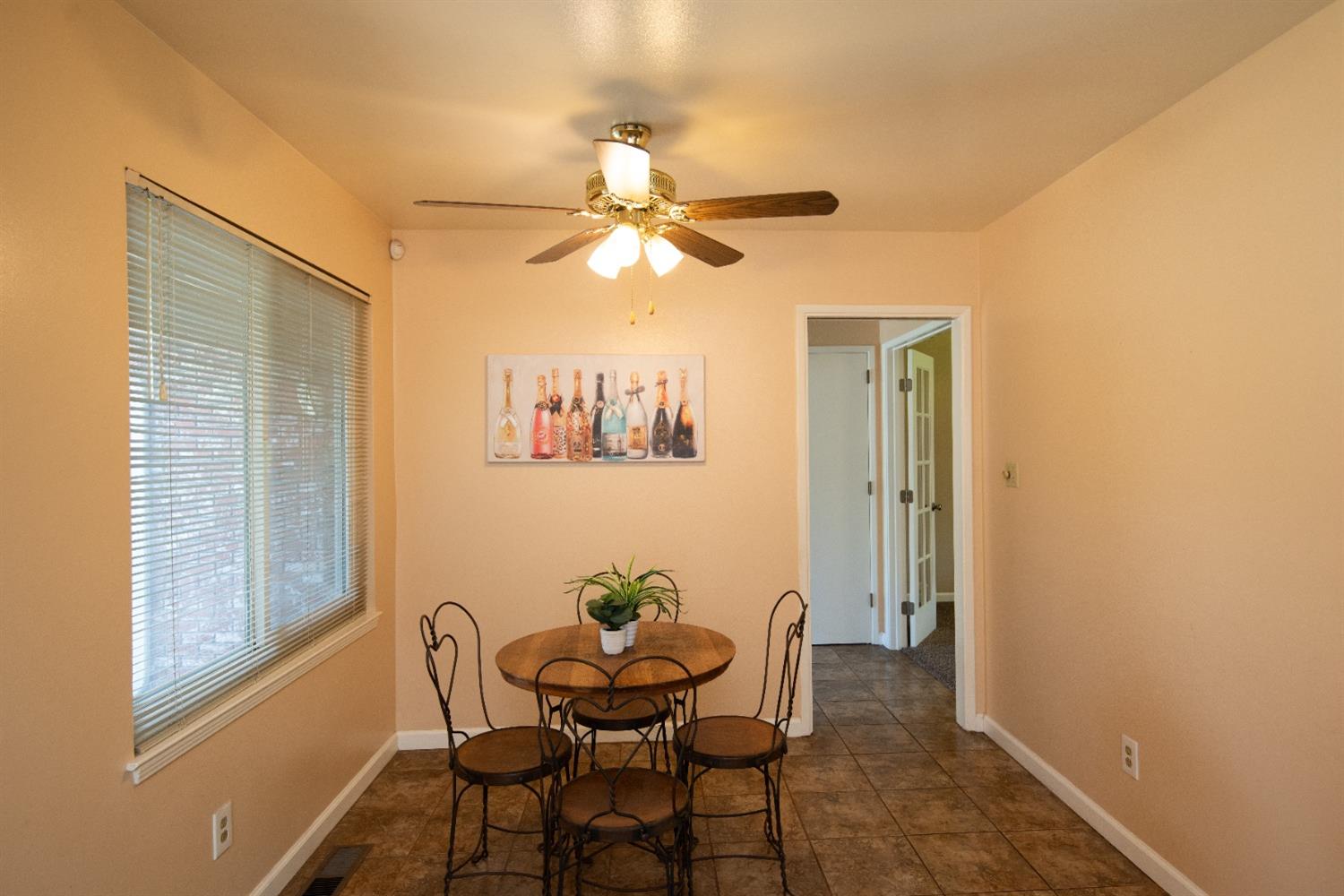 Detail Gallery Image 7 of 25 For 3400 Whitehorse Ave, Modesto,  CA 95350 - 3 Beds | 2 Baths