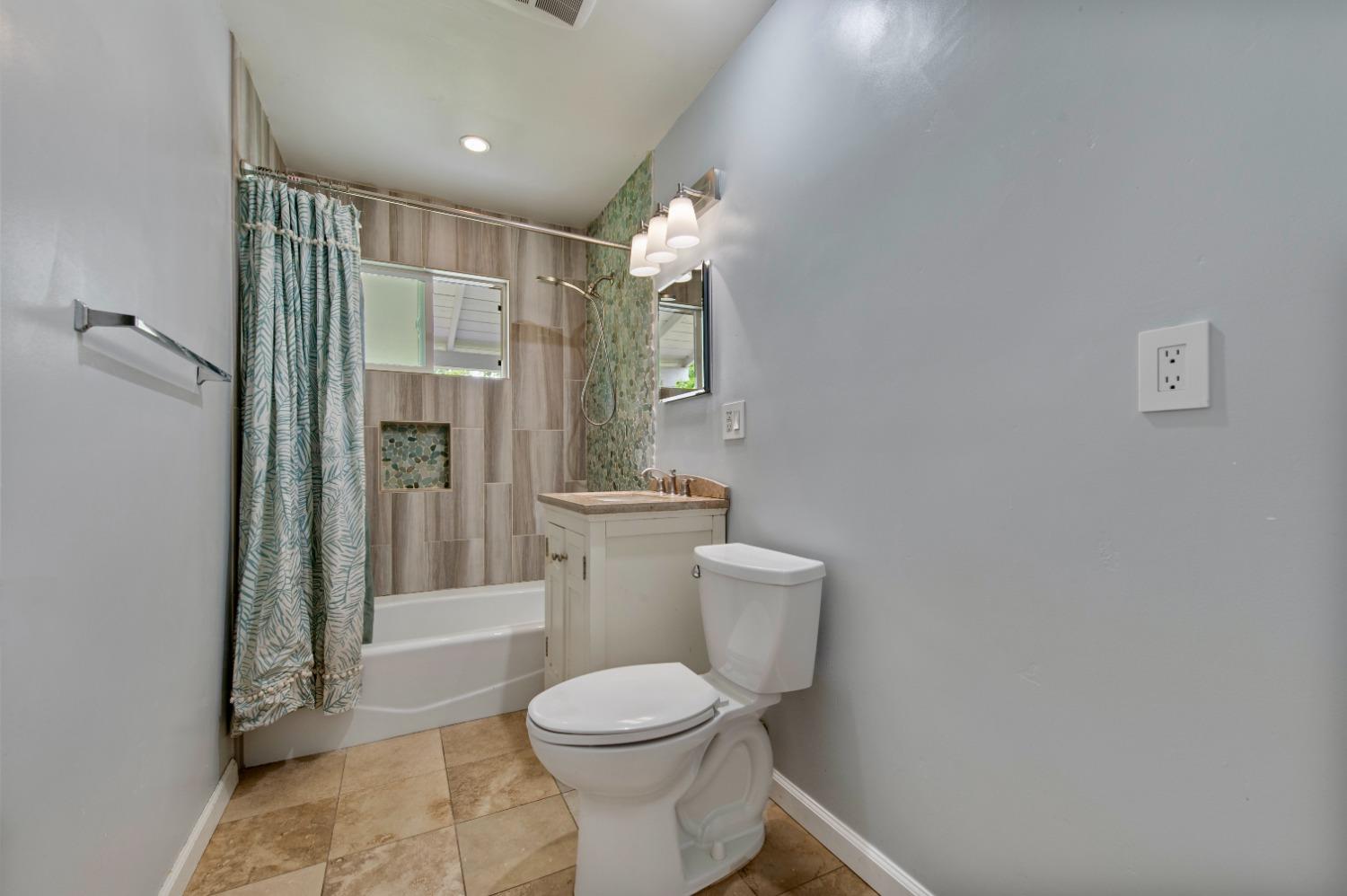 Detail Gallery Image 20 of 44 For 7420 Westgate Dr, Citrus Heights,  CA 95610 - 3 Beds | 2 Baths
