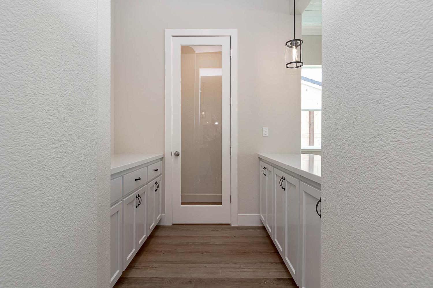 Detail Gallery Image 10 of 20 For 1027 Longview Dr, Oakdale,  CA 95361 - 4 Beds | 2/1 Baths