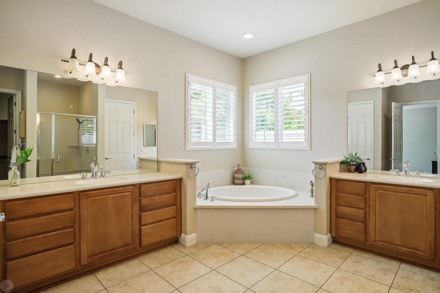 Detail Gallery Image 37 of 93 For 2411 Belle Glade Ln, Manteca,  CA 95336 - 2 Beds | 2/1 Baths