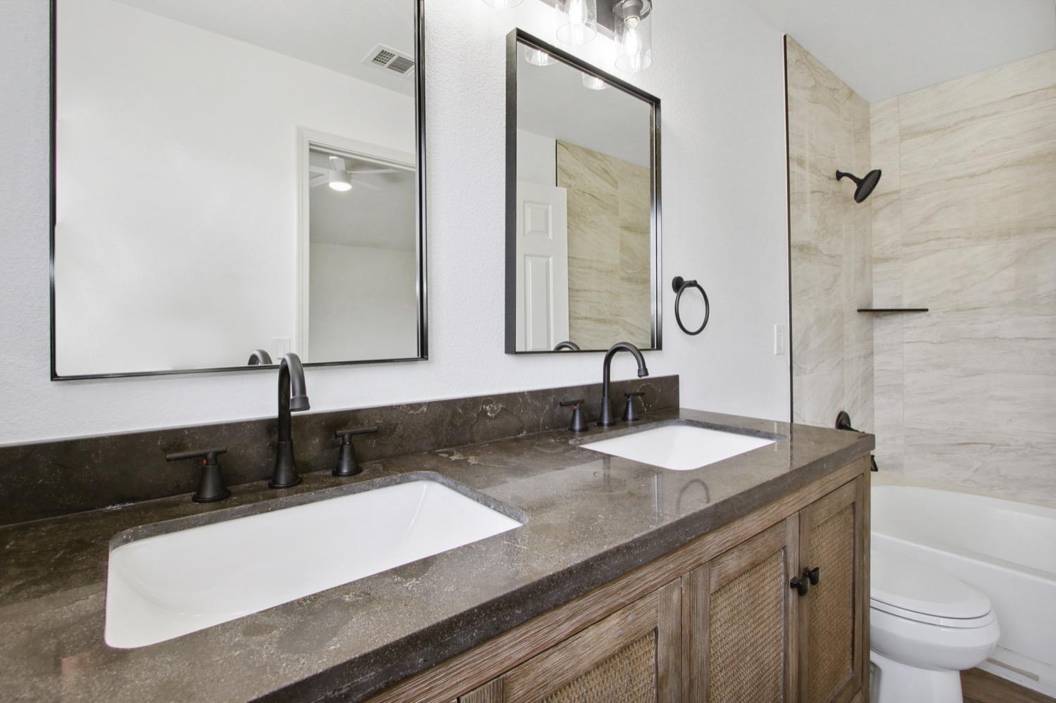 Detail Gallery Image 30 of 39 For 261 Union St, Roseville,  CA 95678 - 4 Beds | 2/1 Baths