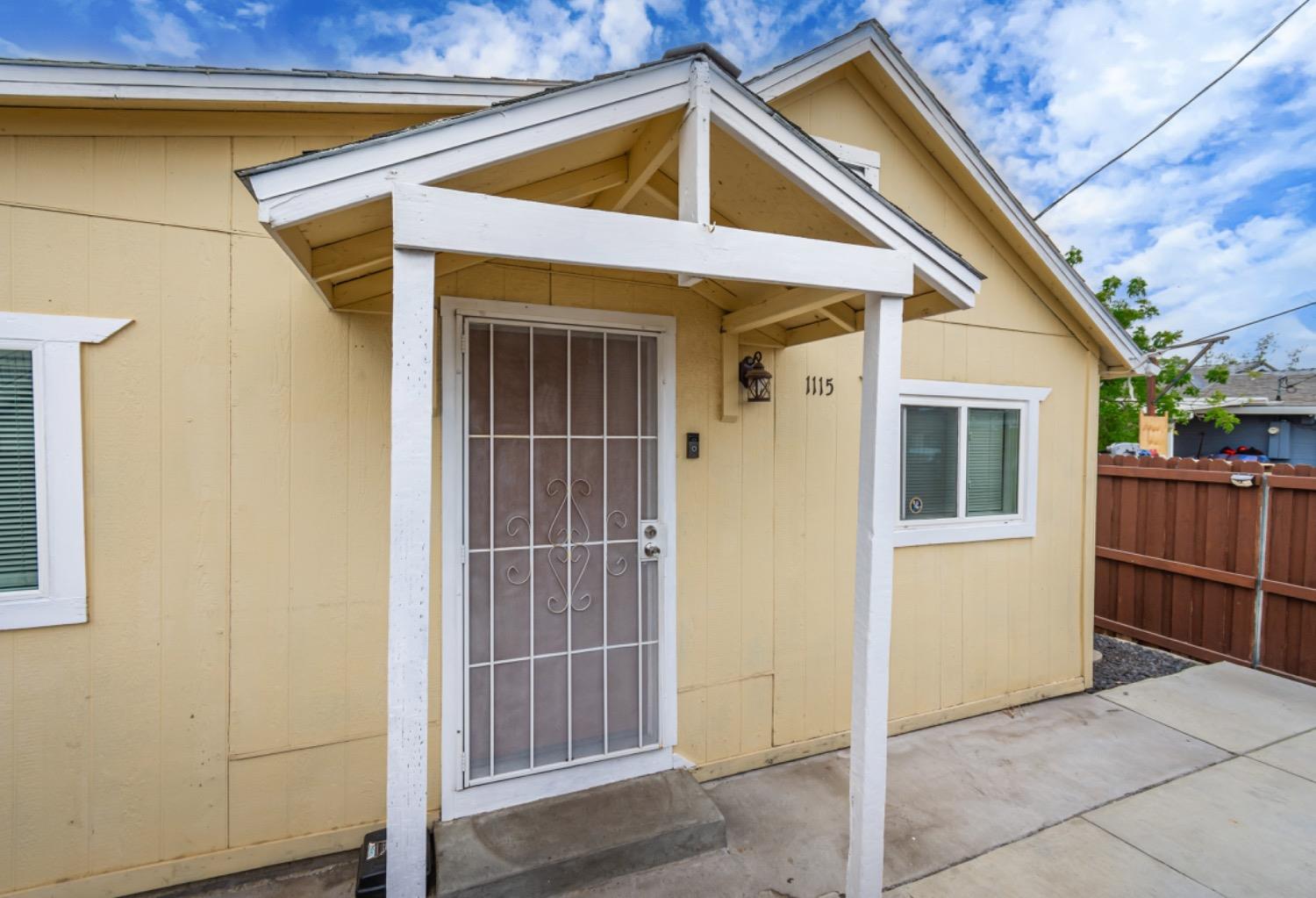 Detail Gallery Image 5 of 36 For 1115 Jean Ave, Sacramento,  CA 95838 - 3 Beds | 1 Baths