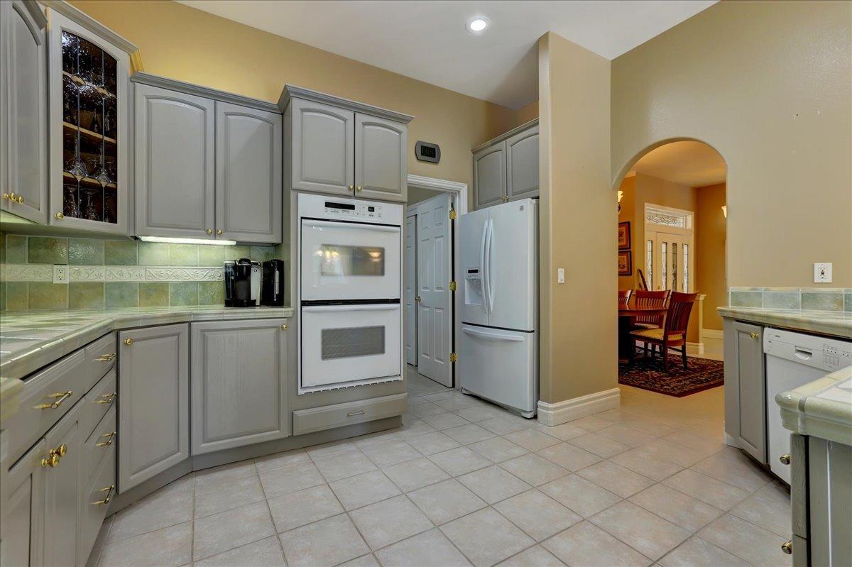 Detail Gallery Image 13 of 72 For 13750 Strawberry Cir, Penn Valley,  CA 95946 - 3 Beds | 2/2 Baths